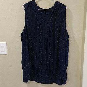 Like new Sleeveless blouse blue polka dots 2xl